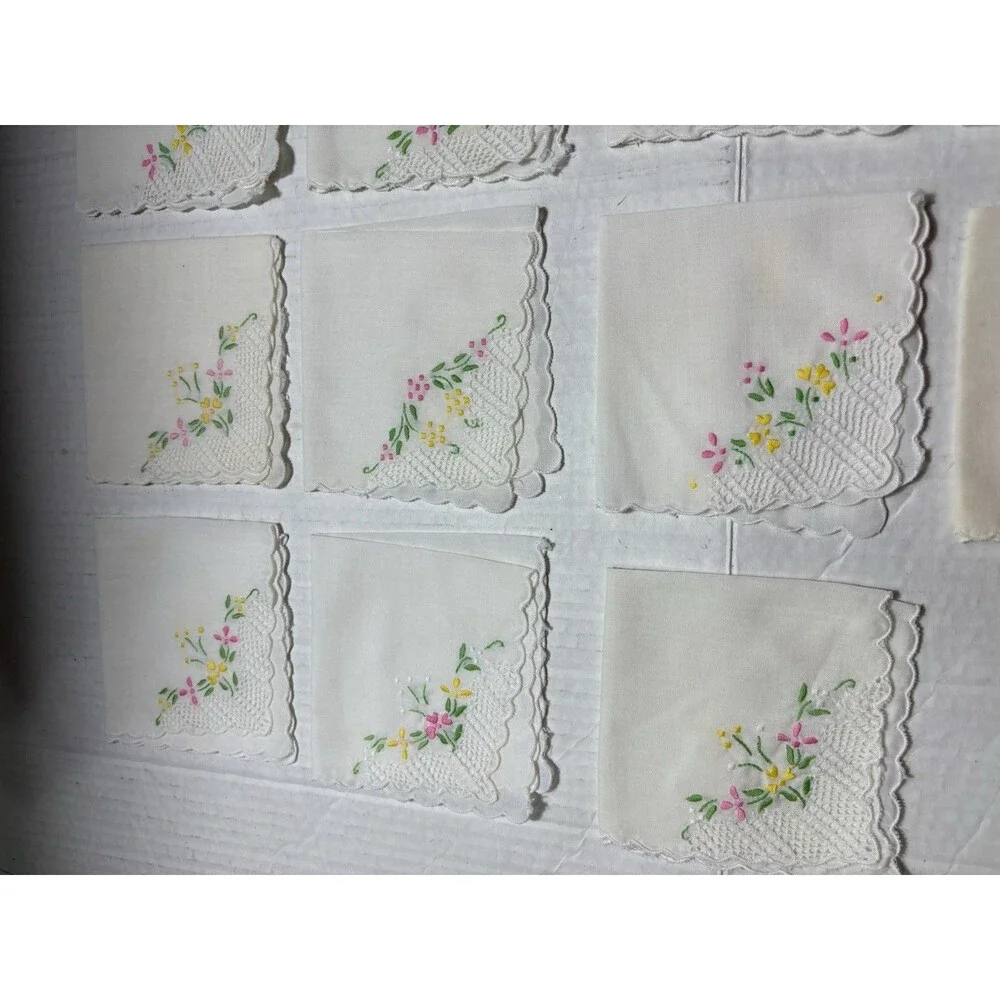 Vintage Embroidered Napkins Set 18 Floral Lace Crochet Scalloped Edge
